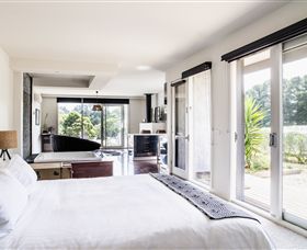 Polperro Winery Luxury Accommodation - Holiday Adelaide 1
