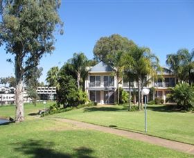 Villa Tarni Apartments - Holiday Adelaide 1