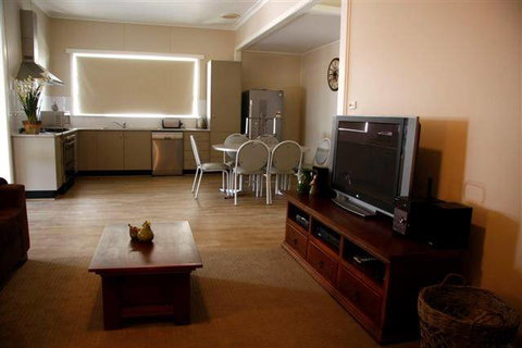 Saltbush Motor Inn - Holiday Adelaide 2