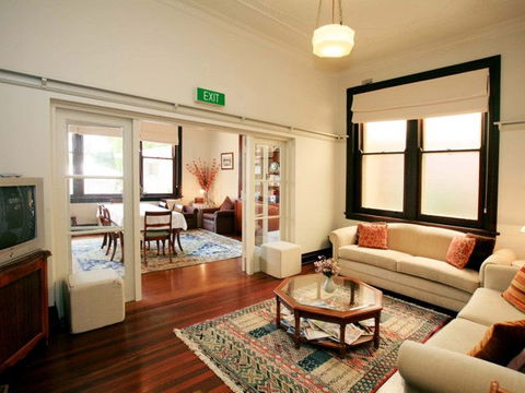 The Bank Guesthouse - Holiday Adelaide 2