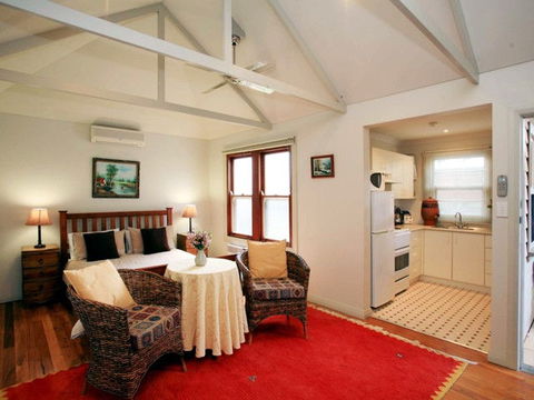 The Bank Guesthouse - Holiday Adelaide 3
