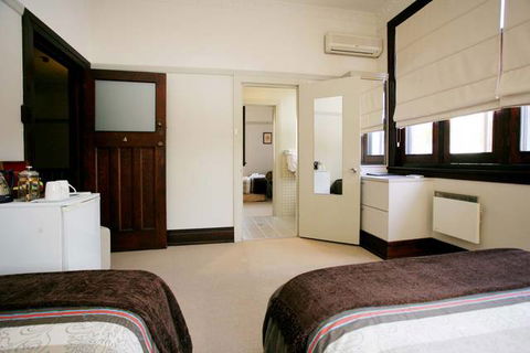 The Bank Guesthouse - Holiday Adelaide 5