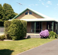 The Black Dolphin - Holiday Adelaide