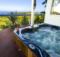 The White House Ocean View Spa Villa - Holiday Adelaide