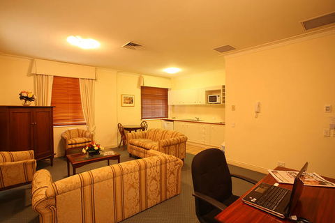 ULTIQA Rothbury Hotel - Holiday Adelaide 2