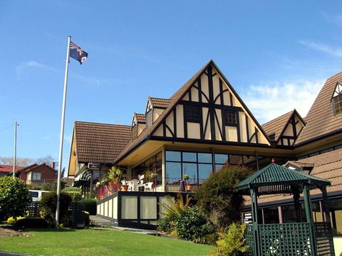 Village Family Motor Inn - Holiday Adelaide 0