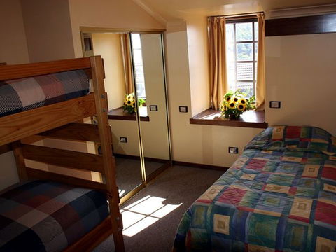 Village Family Motor Inn - Holiday Adelaide 3