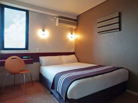 Y Hotel City South - Holiday Adelaide 0