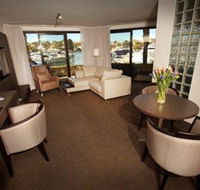 Pier 21 Apartment Hotel - Holiday Adelaide