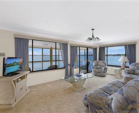 Waterfront Paradise - Holiday Adelaide 6