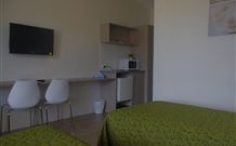Ashwood Motel - West Gosford - Holiday Adelaide 2