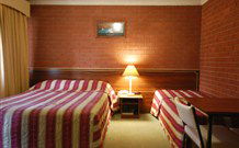 Junction Motor Inn - Wagga Wagga - Holiday Adelaide 0