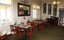 Neath Hotel - Neath - Holiday Adelaide 3
