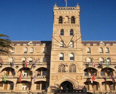 Manly Bungalow - Holiday Adelaide 1