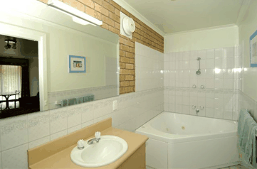 Surf City Motel - Holiday Adelaide 2