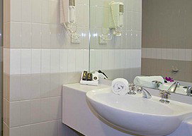 Hemisphere Conference Centre & Hotel - Holiday Adelaide 2