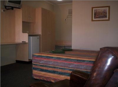 Gilgandra Motel - Holiday Adelaide 1