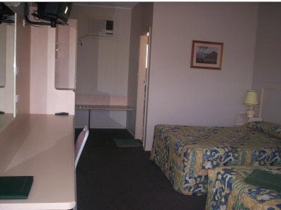 Gilgandra Motel - Holiday Adelaide 2