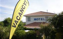 White Lanterns Motel - Armidale - Holiday Adelaide 3