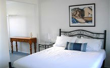 The White House Apartment - Holiday Adelaide 6