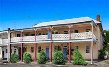 The Globe Inn - Holiday Adelaide 1