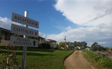 Wagga Wagga Country Cottages - - Holiday Adelaide 1