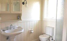 Yahgunyah Cottage - Holiday Adelaide 3
