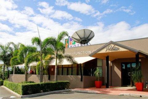 The Reef Gateway Hotel Motel - Holiday Adelaide 1