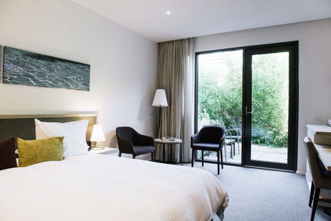 Flinders Hotel - Holiday Adelaide 1