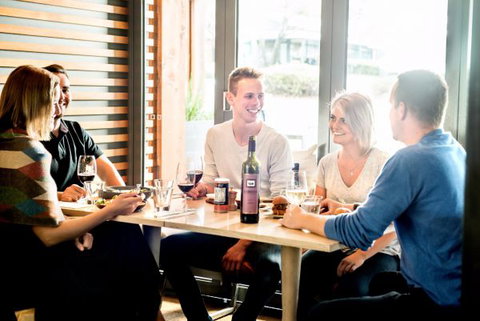 Flinders Hotel - Holiday Adelaide 4