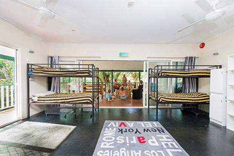 Noosa Heads YHA - Holiday Adelaide 3