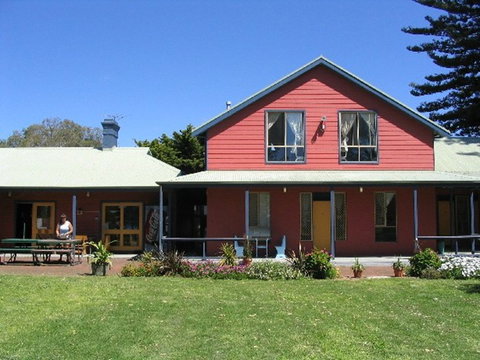 Dunsborough YHA - Holiday Adelaide 0