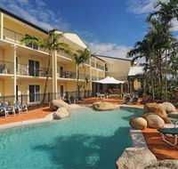 Cairns Queenslander Hotel and Apartments - Holiday Adelaide