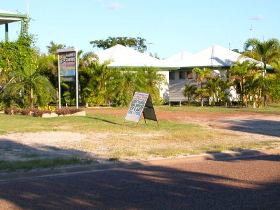 Gee-Dees Family Cabins - Holiday Adelaide 1
