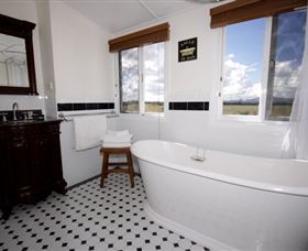 The Grove Cottage - Holiday Adelaide 2