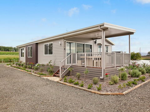 The Lake House: Rothbury - Holiday Adelaide 0
