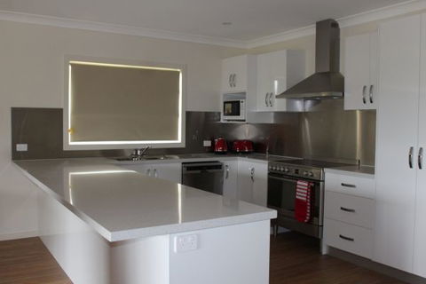 Yellowbox Cottage - Holiday Adelaide 2