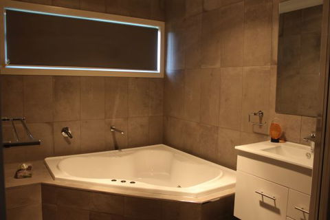 Yellowbox Cottage - Holiday Adelaide 6
