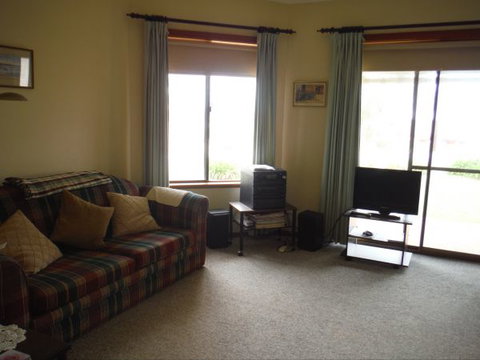 Catalina Cottage - Holiday Adelaide 1