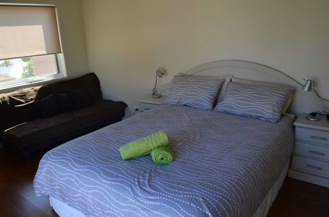 Claudis Beach Retreat Unit One - Holiday Adelaide 2