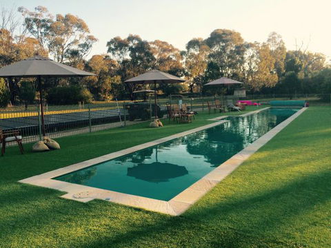 Balcraggon Accommodation - Holiday Adelaide 5