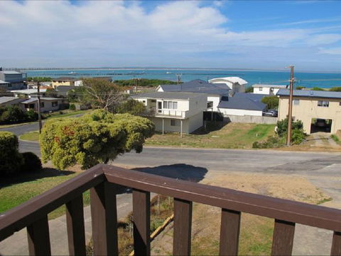 Fensom's Holiday Home - Holiday Adelaide 30