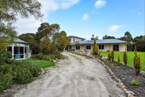 Fensom's Holiday Home - Holiday Adelaide 9