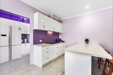 Fensom's Holiday Home - Holiday Adelaide 10