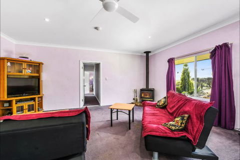 Fensom's Holiday Home - Holiday Adelaide 11