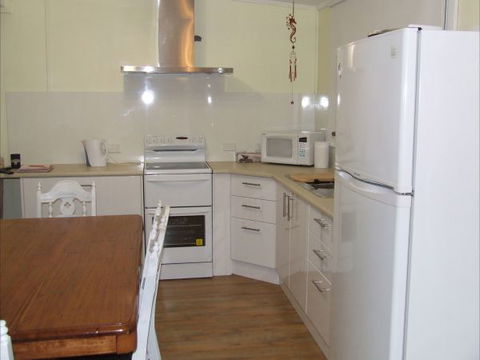 Fensom's Holiday Home - Holiday Adelaide 19