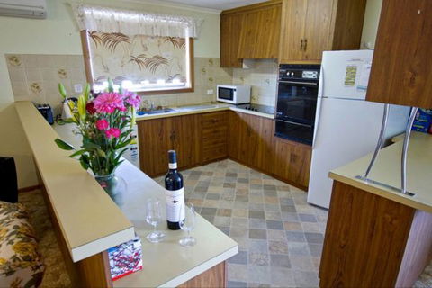 Fensom's Holiday Home - Holiday Adelaide 24