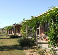 Overflow Cottages - Holiday Adelaide