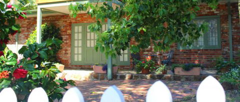 Kalamunda Carriages And Three Gums Cottage - Holiday Adelaide 0