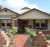 Two Cow Cottage Bed and Breakfast - Holiday Adelaide